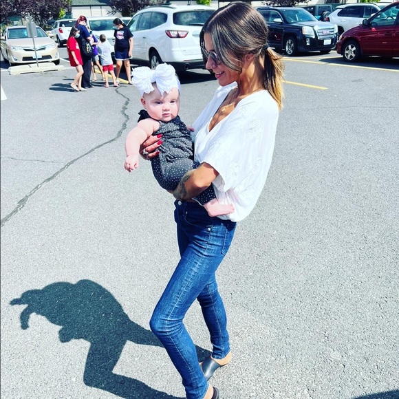 Meet your Posher, Holliday - Picture 2 of 4